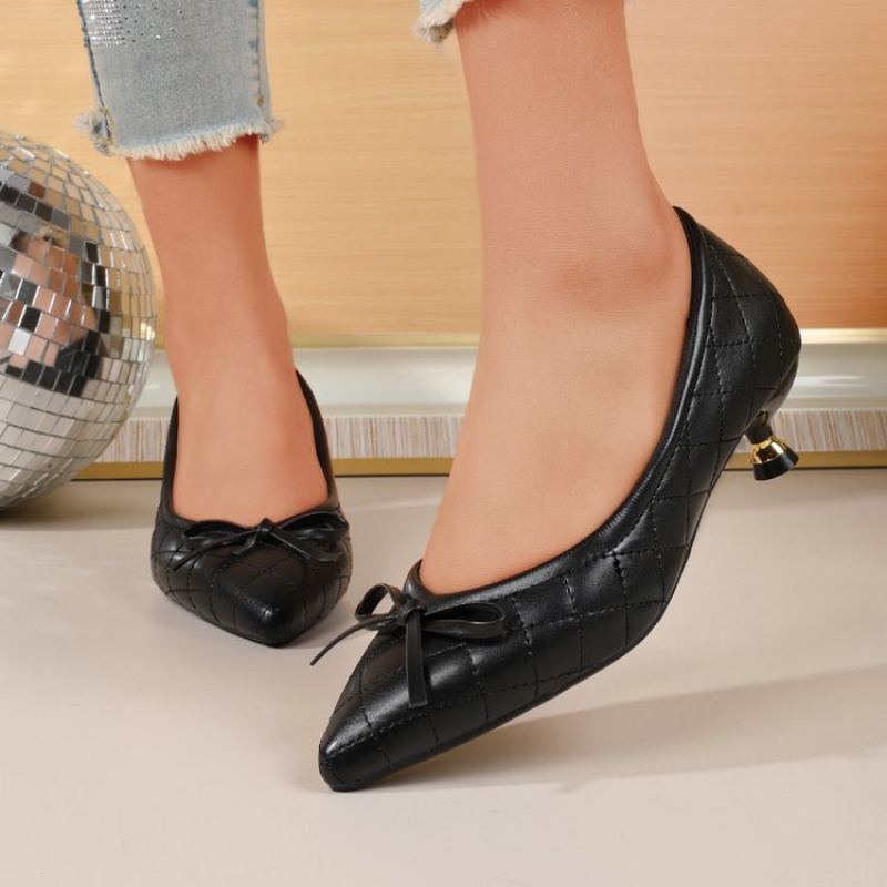 Vintage Damen Spitze Pumps mit – Embroidery Flat Shoes Bewertung und Preis