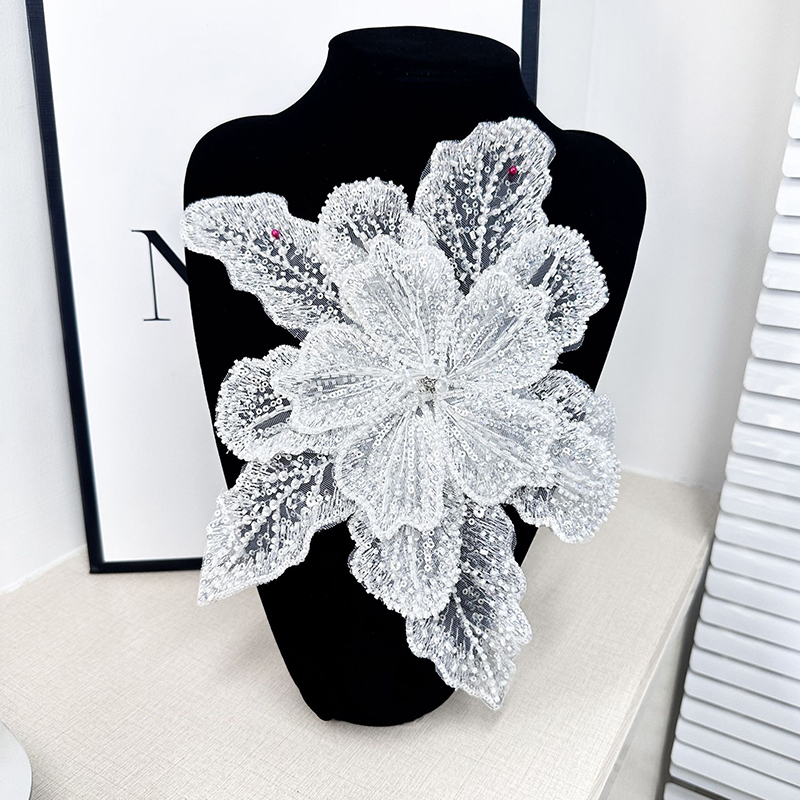 Weiße Spitze Pailletten Perlen – Embroidery Flower Pattern Bewertung und Preis
