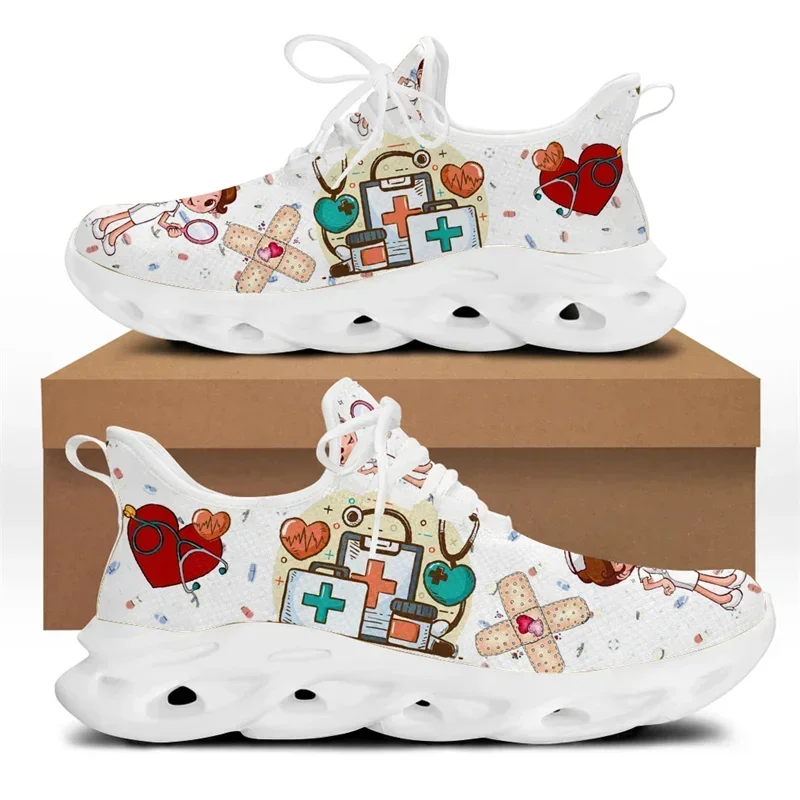 Weiße Pflegeschuhe für Frauen, – Embroidery White Bewertung und Preis