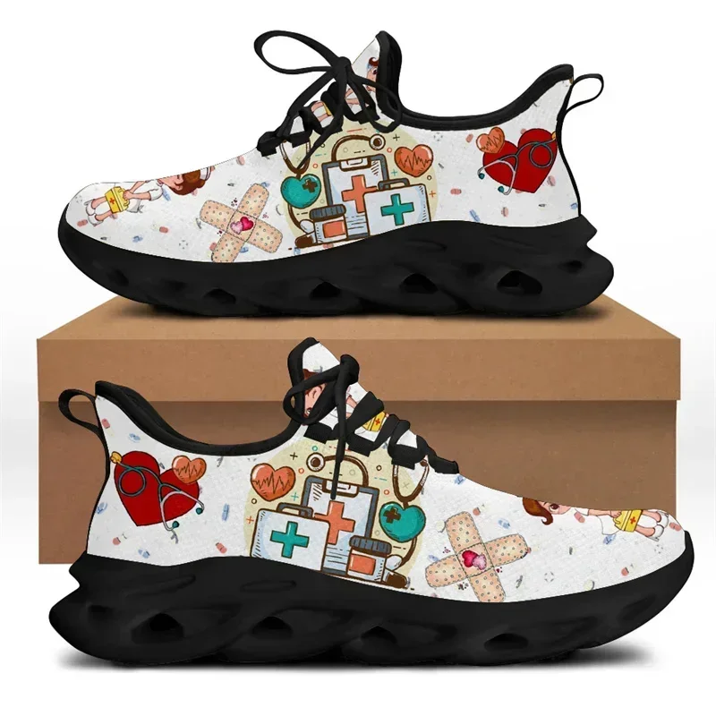 Weiße Pflegeschuhe für Frauen, – Embroidery White Bewertung und Preis